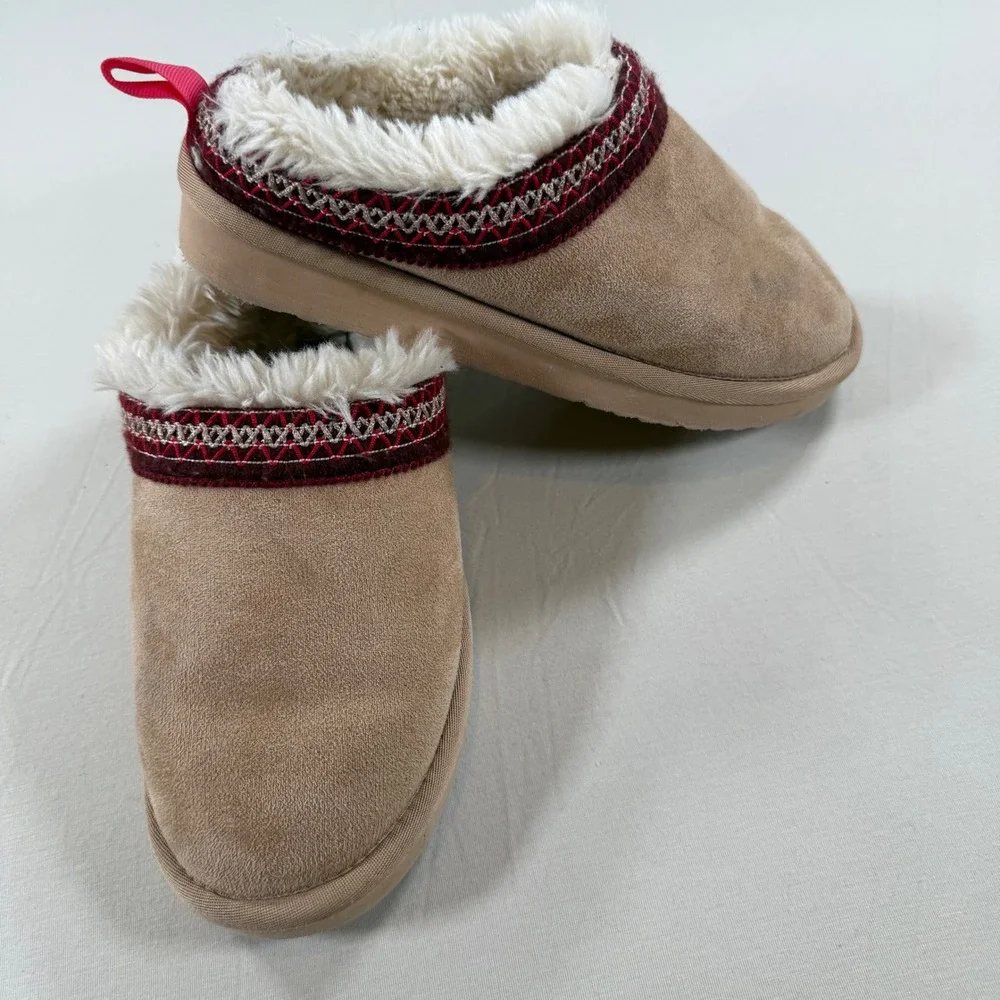 Madden Girl Kids Faux Suede Slippers Tan Faux Fur Lined Embroidered Trim Trim‎